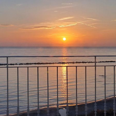 Attico Fronte Mare Διαμέρισμα Martinsicuro Εξωτερικό φωτογραφία