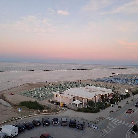 Attico Fronte Mare Διαμέρισμα Martinsicuro Εξωτερικό φωτογραφία