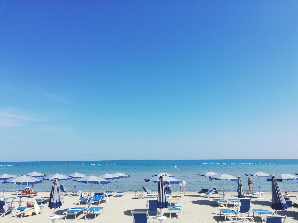 Attico Fronte Mare Διαμέρισμα Martinsicuro Εξωτερικό φωτογραφία